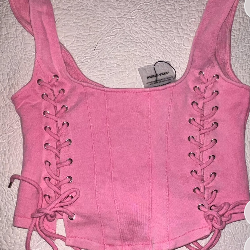 Hidden cult Wynn top